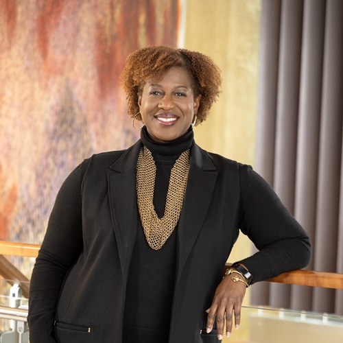 Photo of Shannon Pierce